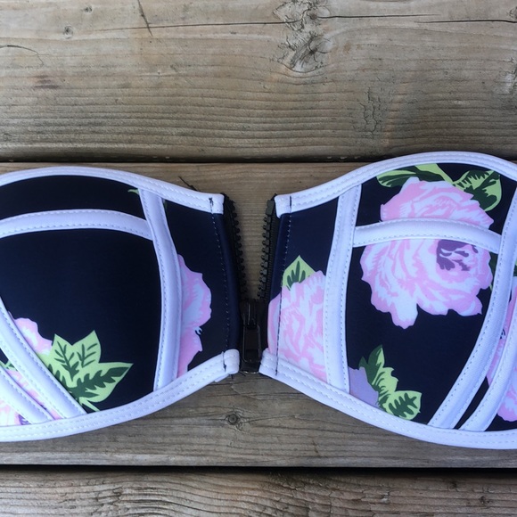 Floral Strapless Bikini Top SHEIN (Size S) - Picture 7 of 8